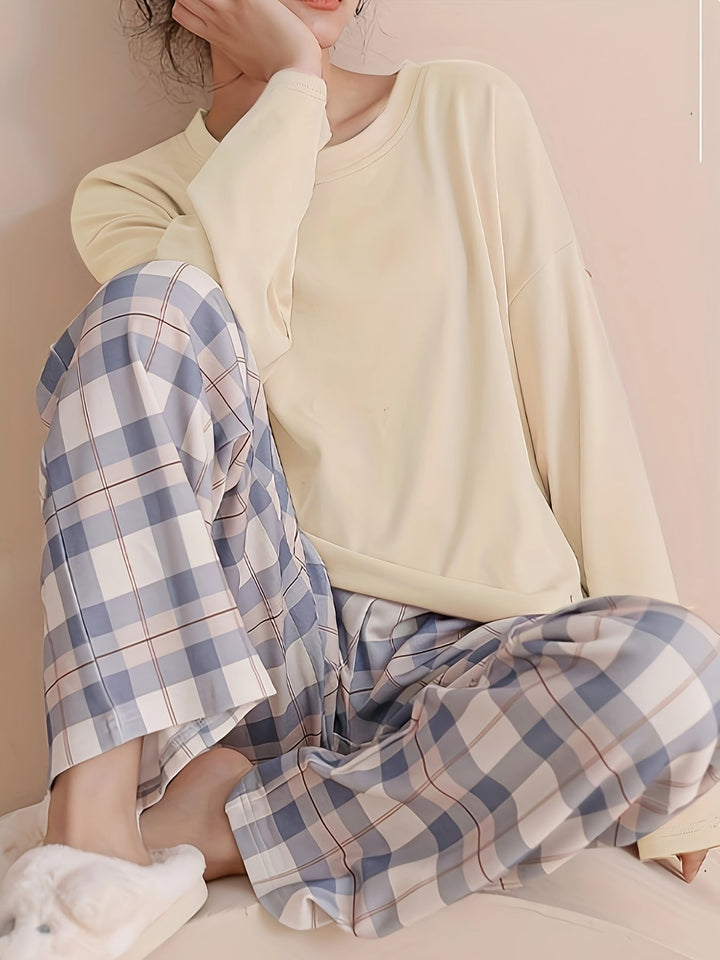 Cozy Elegance | Women's Pajama Set with Checkered Print