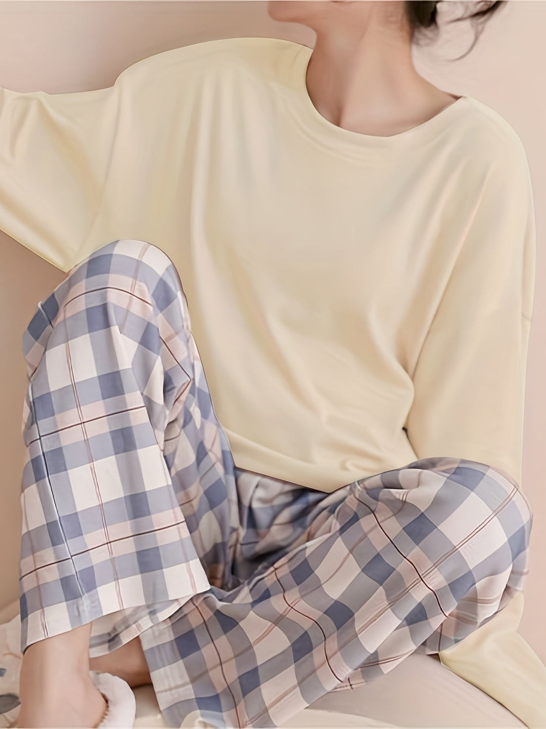 Cozy Elegance | Women's Pajama Set with Checkered Print