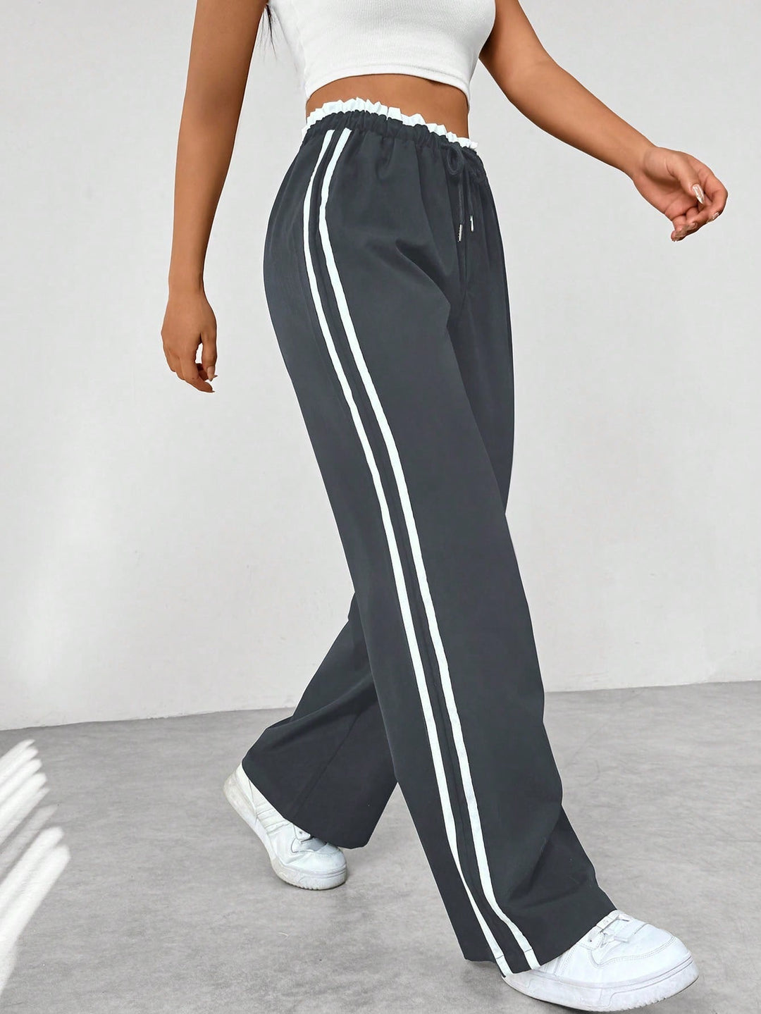 Ella Sporty Oversized Pants | Wide-Leg Trousers 3
